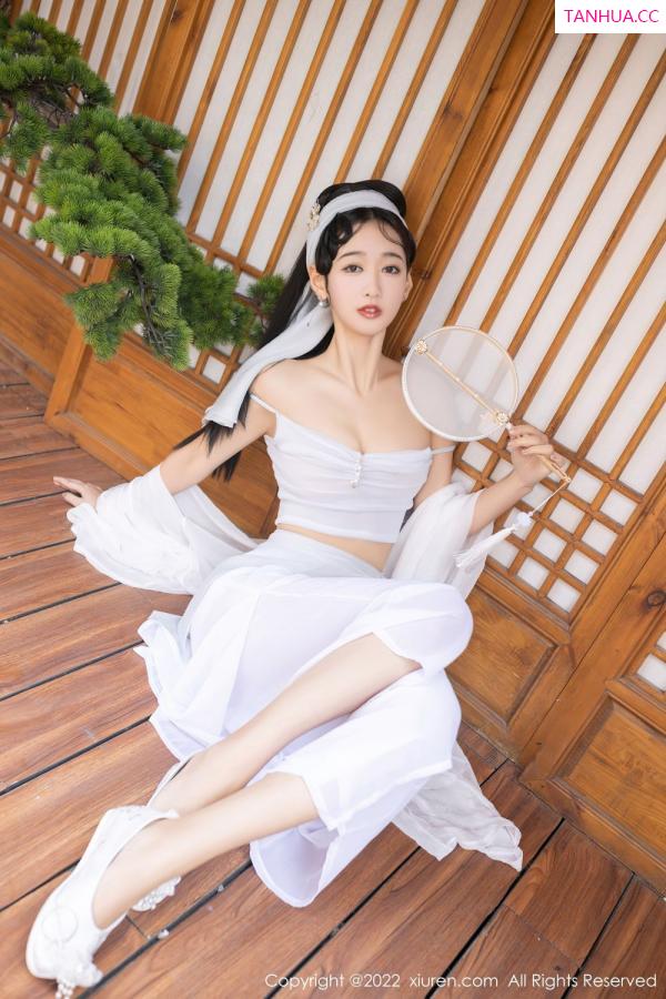 陆萱萱  [XiuRen]高清写真图 2022.04.29 No.4952 唐安琪&陆萱萱第9张图片